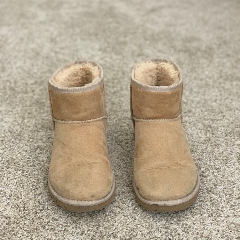 Ugg Classic Mini boots beige size 5